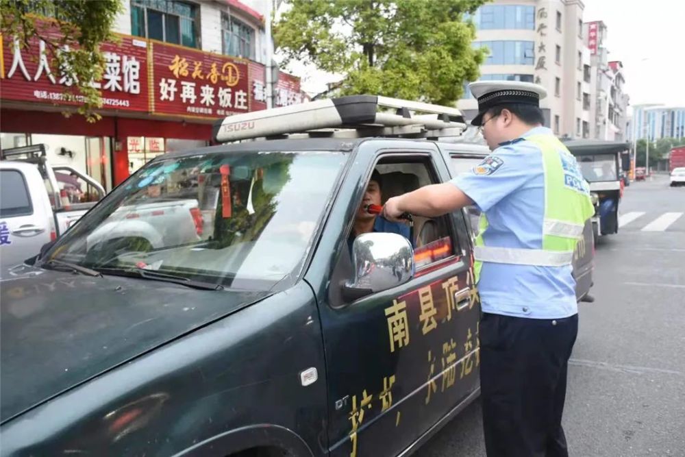 500万网彩票网-药厂客场逼平拜仁保不败  
